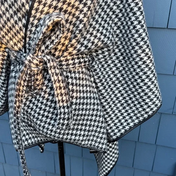 Black and White Houndstooth Wrap Poncho belted convertible soft - Picture 4 of 12